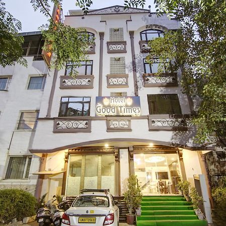 Hotel Good Times Near Ganga Ram Hospital And Karol Bagh Metro Делі Екстер'єр фото
