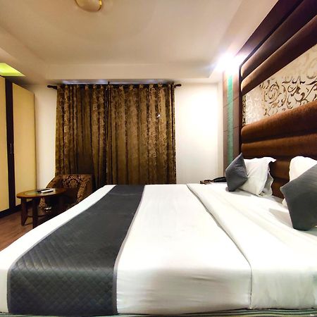 Hotel Good Times Near Ganga Ram Hospital And Karol Bagh Metro Делі Екстер'єр фото