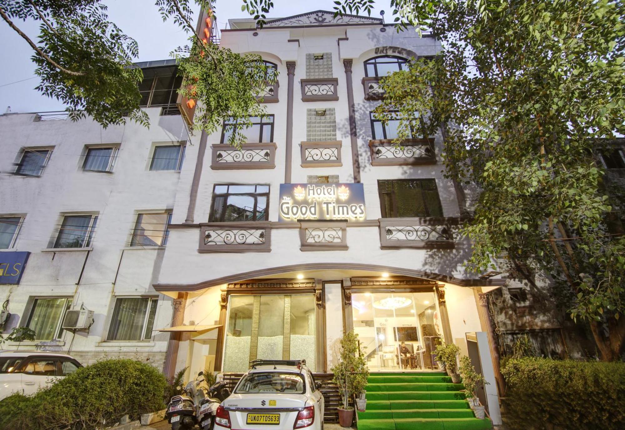 Hotel Good Times Near Ganga Ram Hospital And Karol Bagh Metro Делі Екстер'єр фото