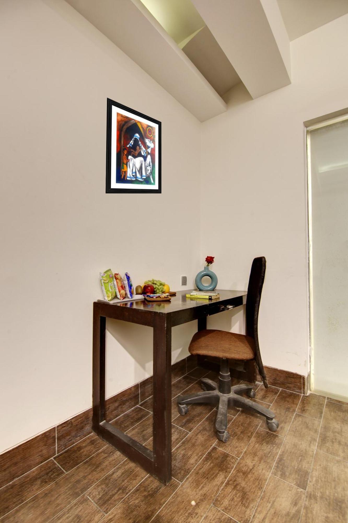 Hotel Good Times Near Ganga Ram Hospital And Karol Bagh Metro Делі Екстер'єр фото