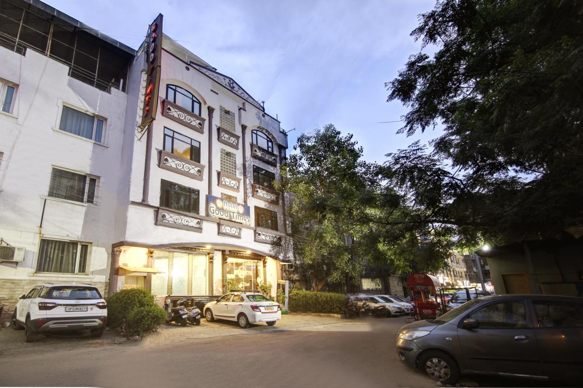 Hotel Good Times Near Ganga Ram Hospital And Karol Bagh Metro Делі Екстер'єр фото