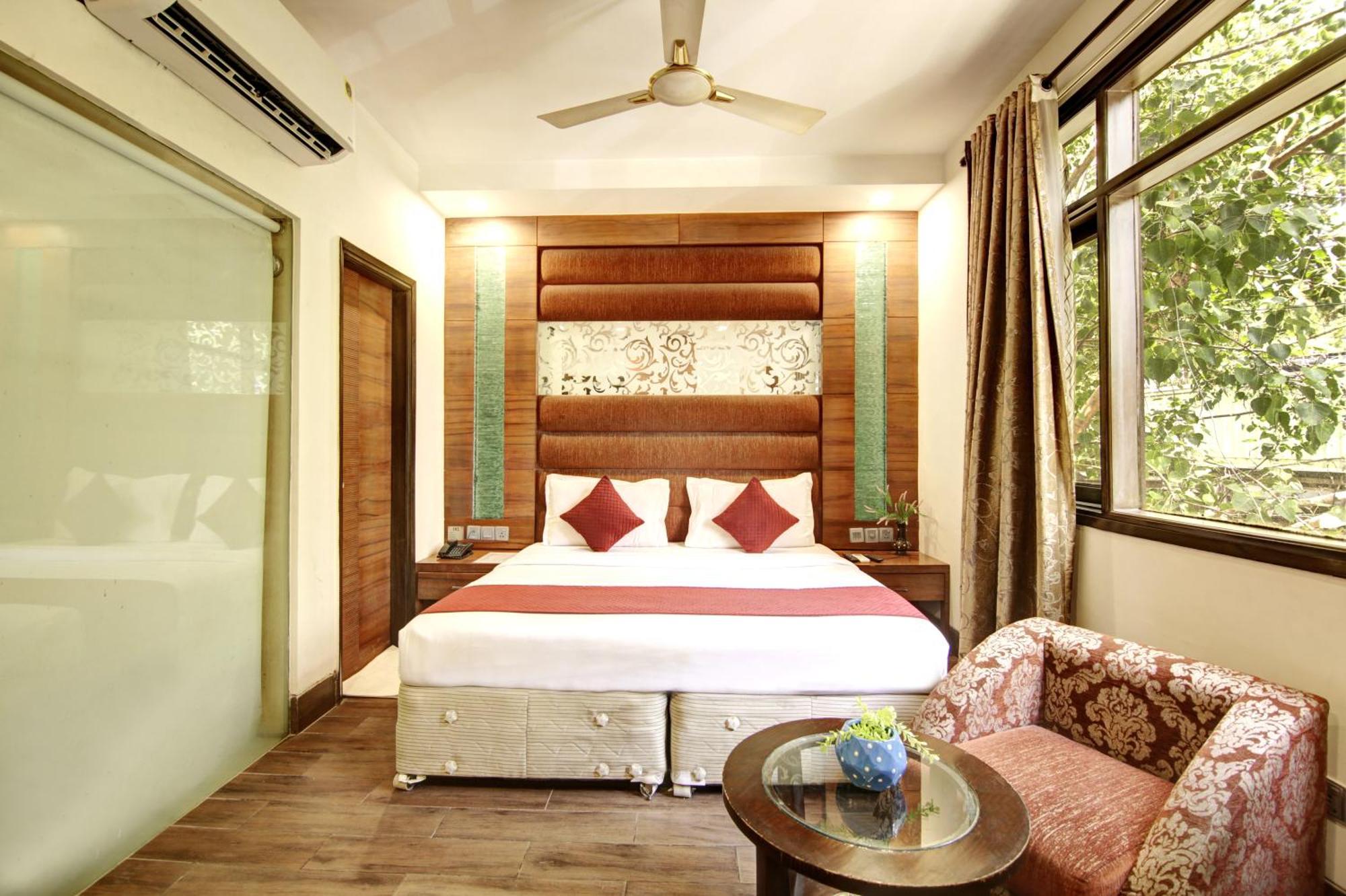 Hotel Good Times Near Ganga Ram Hospital And Karol Bagh Metro Делі Екстер'єр фото