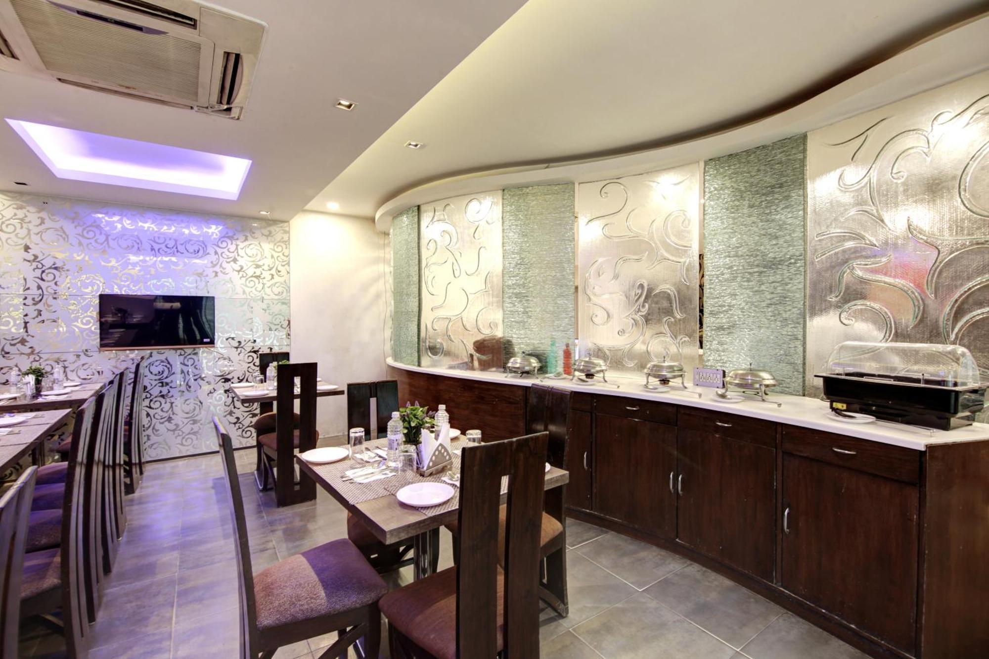 Hotel Good Times Near Ganga Ram Hospital And Karol Bagh Metro Делі Екстер'єр фото