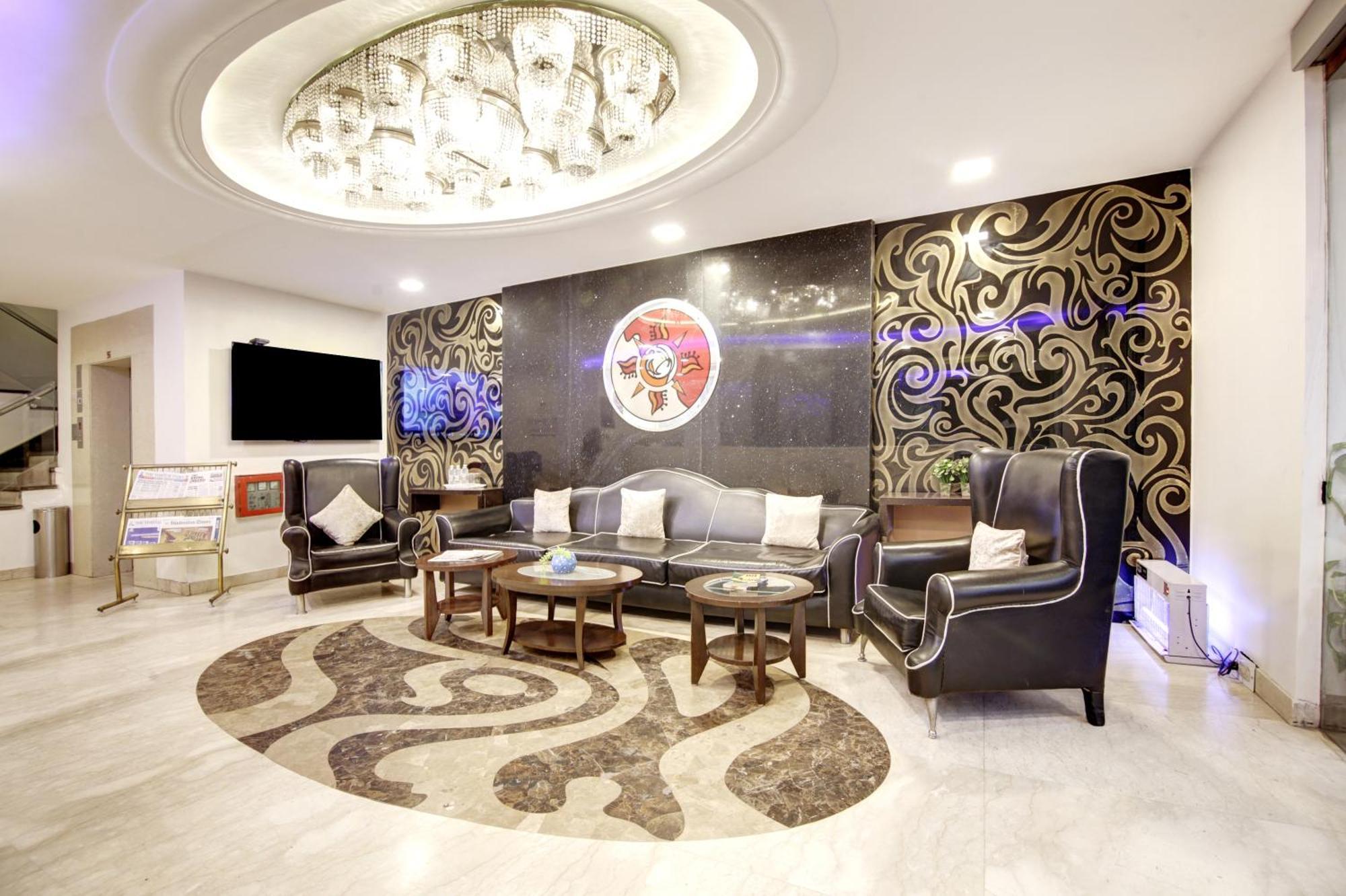 Hotel Good Times Near Ganga Ram Hospital And Karol Bagh Metro Делі Екстер'єр фото