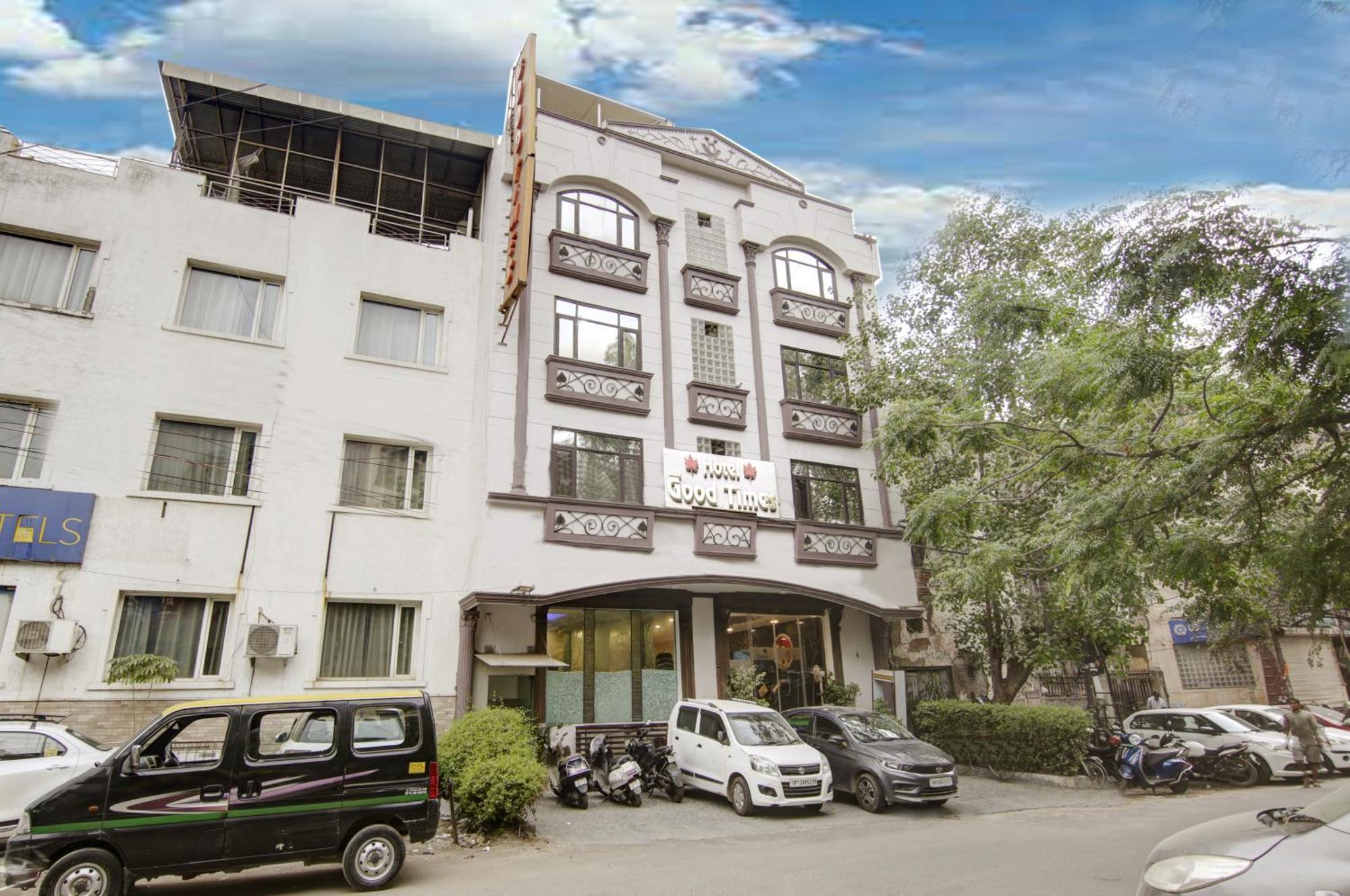 Hotel Good Times Near Ganga Ram Hospital And Karol Bagh Metro Делі Екстер'єр фото