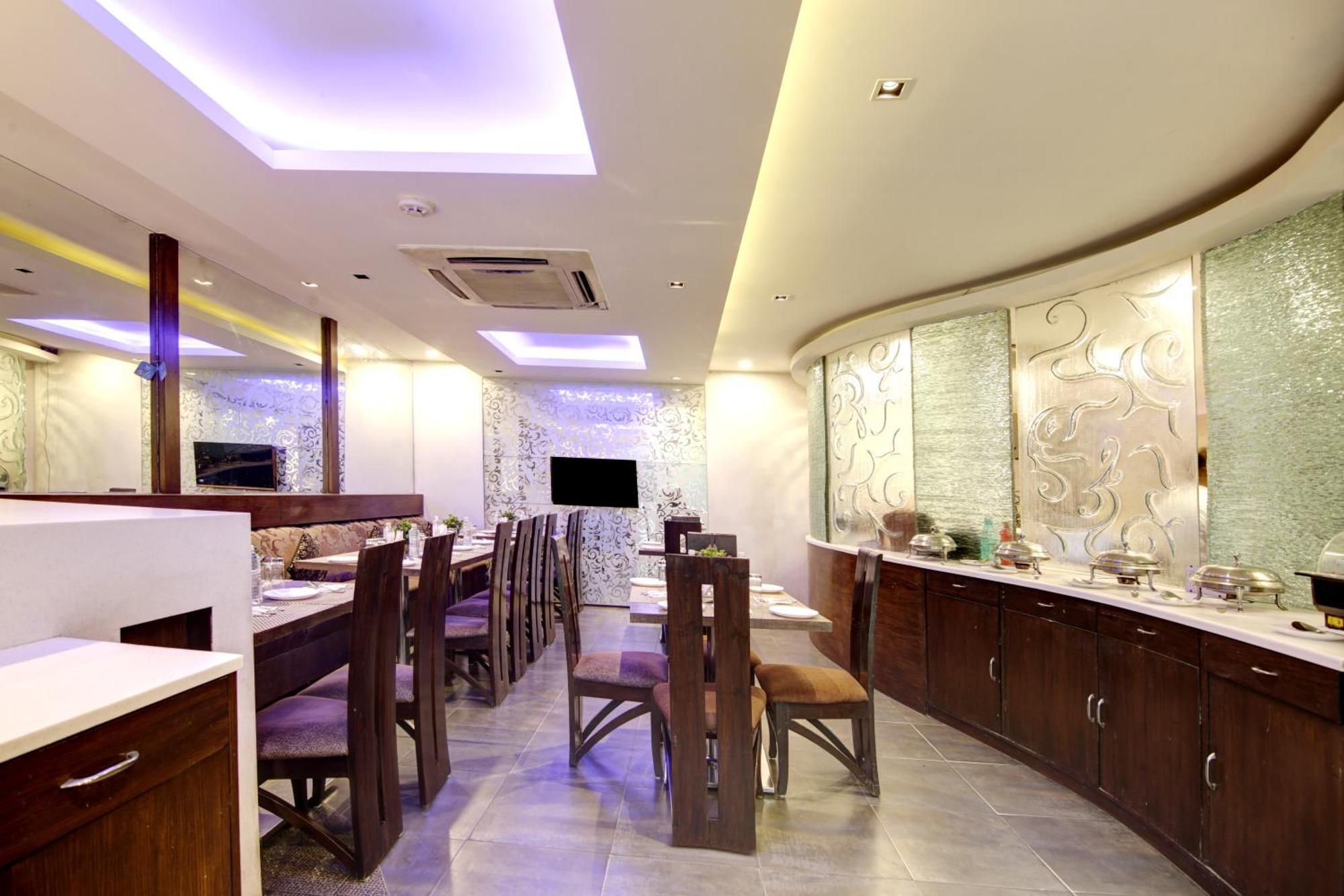 Hotel Good Times Near Ganga Ram Hospital And Karol Bagh Metro Делі Екстер'єр фото