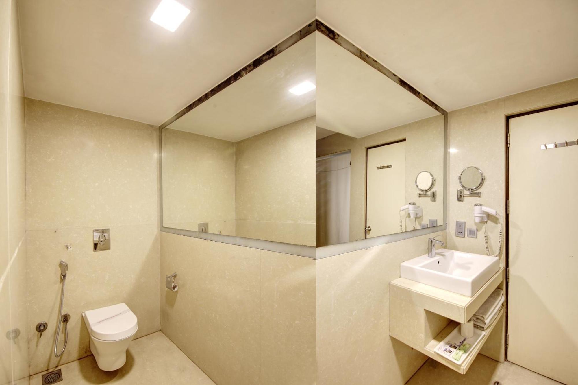 Hotel Good Times Near Ganga Ram Hospital And Karol Bagh Metro Делі Екстер'єр фото